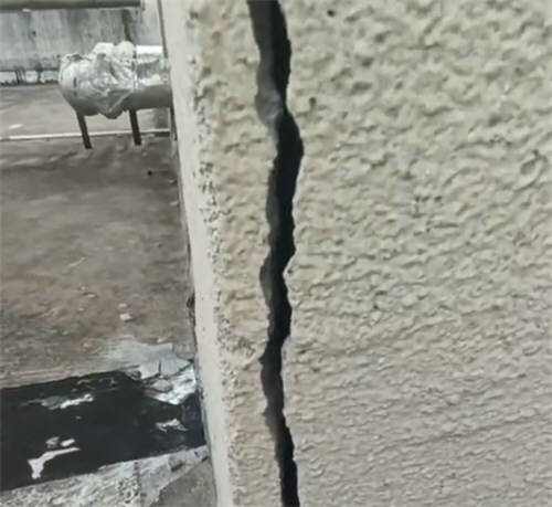 业主私挖300平地下室32户开裂