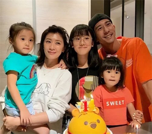 贾静雯回应修杰楷被拘提