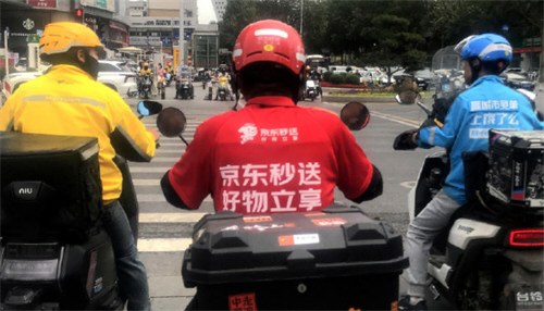 外卖大战6个月烧掉近800亿