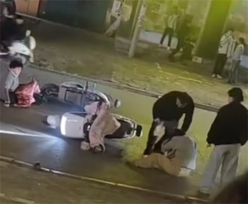 警方通报平顶山打人事件