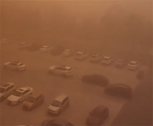 北京沙尘暴致大兴机场多趟航班备降 北京沙尘暴致大兴机场多趟航班备降