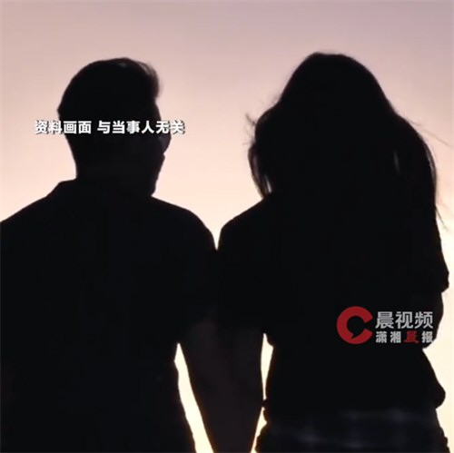 女子称被送金镯子但没被尊重想离婚 女子称被送金镯子但没被尊重想离婚