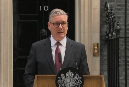 英国首相斯塔默宣布辞职