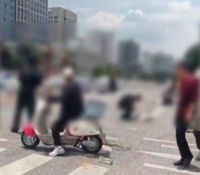 昆明官方称机动车撞人肇事者被控制 昆明发生汽车撞人事件致多人受伤