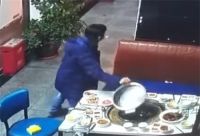 5名顾客吃火锅逃单还把锅顺走 顾客吃火锅逃单还把锅顺走店方报警