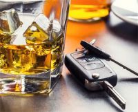 女子醉驾找人摆平被骗7万跳楼身亡 女子被骗后坠亡家属诉中间人索赔