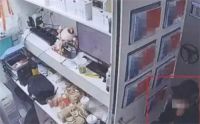 上海女导购薅了公司72万余元 上海一服装导购两年偷卖门店衣物