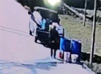 老人误饮车内农药家属索赔47.8万 七旬老人拿别人车内农药饮后身亡