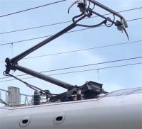柳州站一男子遭电击 官方通报男子动车车顶电击事件