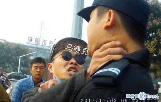 今日热点：违章被拦锁喉特警 刘强东演讲险晕倒