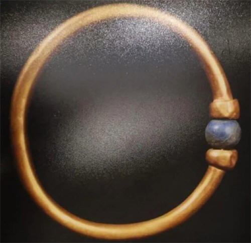 埃及3000年前的法老金镯丢失