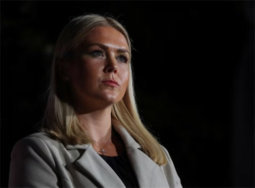 美国白宫新闻秘书亲戚被移民局带走